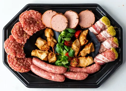 Gourmetschaal 5 – Kindersuggestie met hamburger, kipspiesje, slavink, erpeneaartje en grillspiesje. Kindvriendelijke gourmetschaal met 200 gram vlees per persoon.